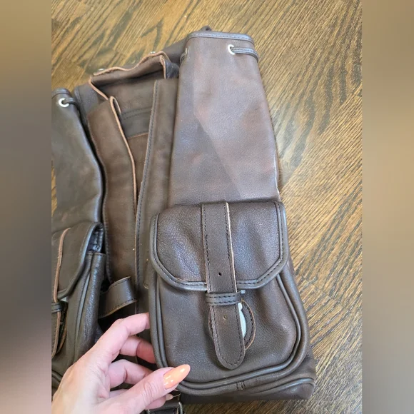 Vintage Marlboro Unlimited Gear- Leather / Cowhide Backpack - Picture 10 of 15